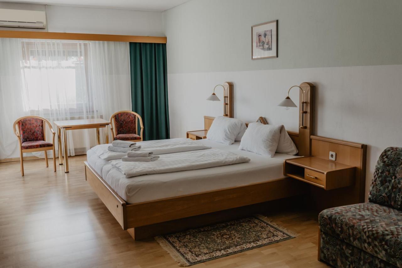 Georgshof Hotel Подерсдорф ам Зее Екстериор снимка